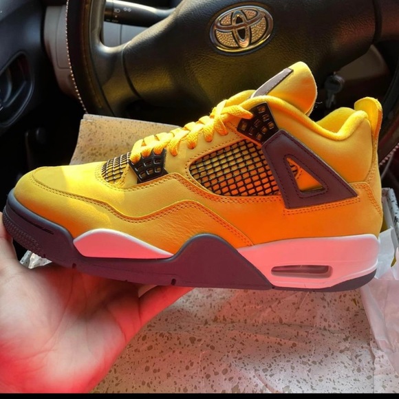 COPY - Retros 3’s Lightning’s